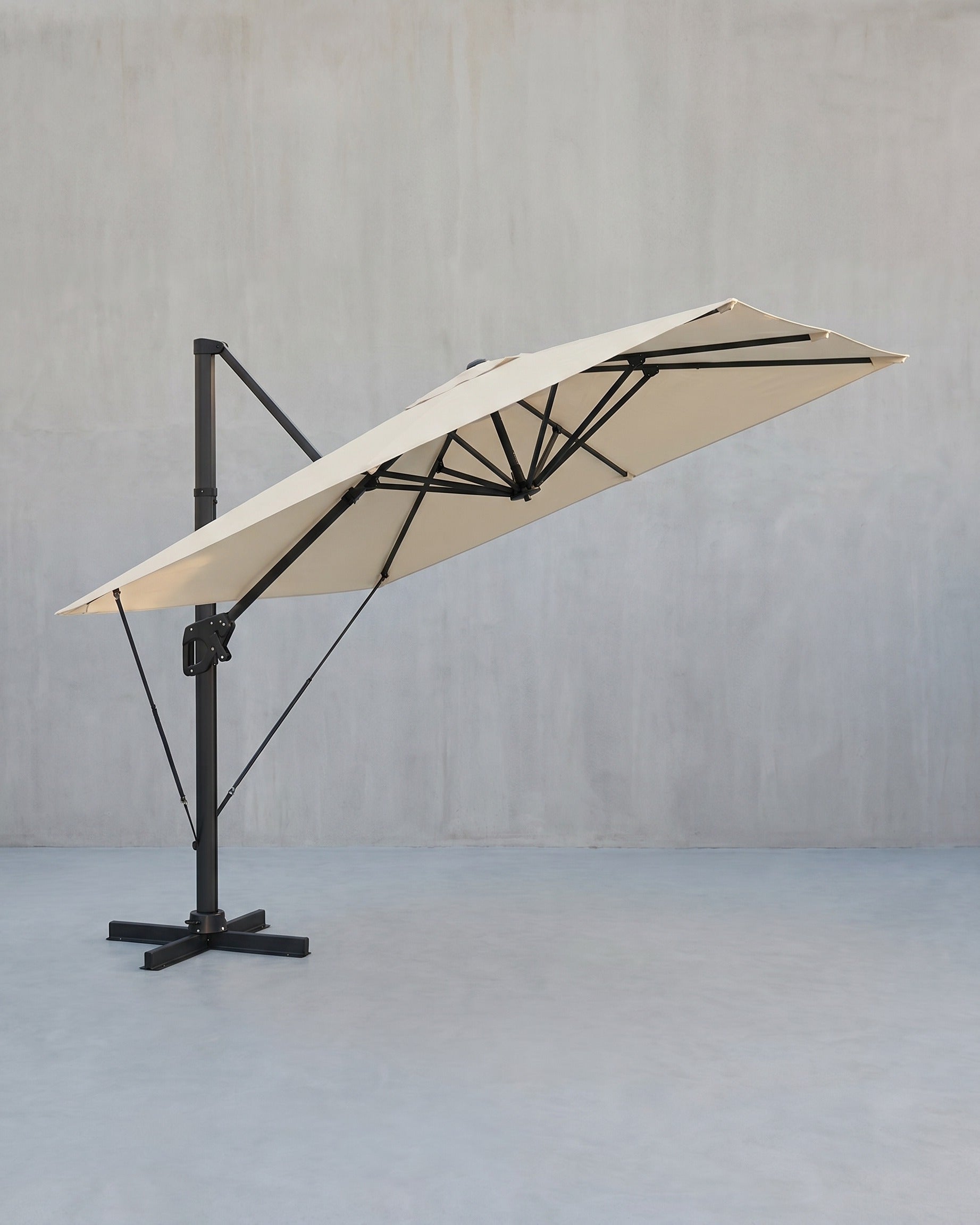 Freiarm-Sonnenschirm 290 x 290 cm – 360° drehbar – Neigungswinkel verstellbar – UPF 50+ – mit Ständer und Schutzhülle – Beige