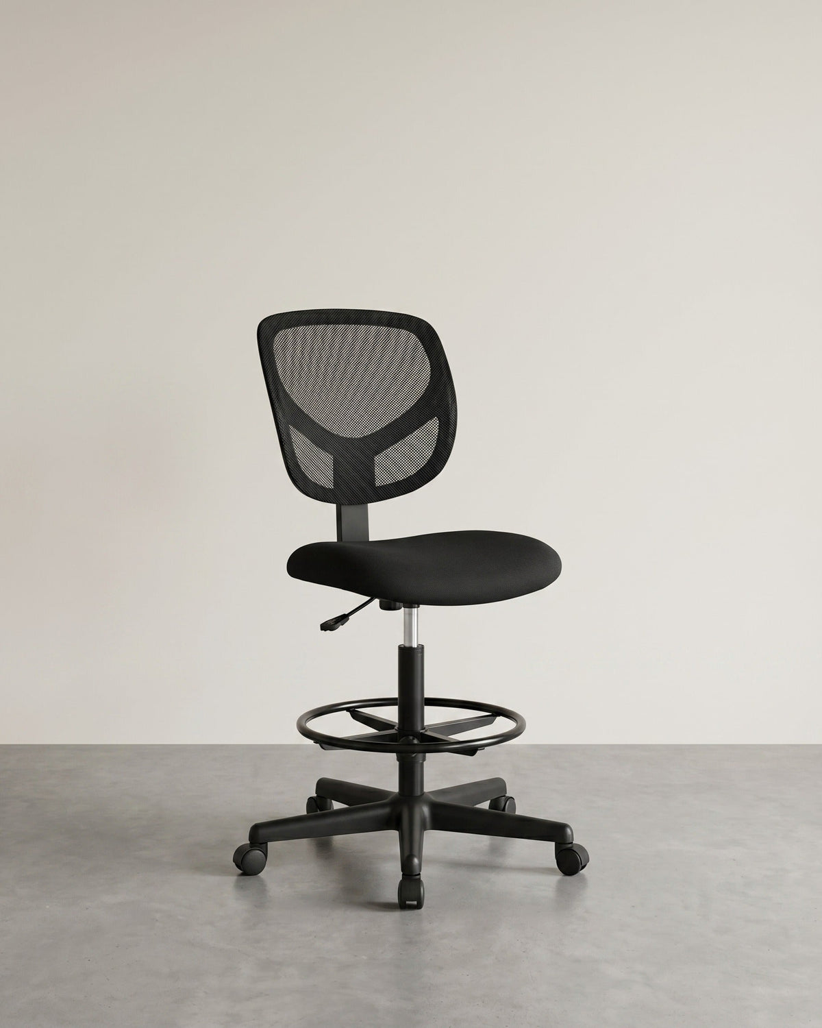 Ergonomischer Bürostuhl hoch – mit verstellbarer Fußstütze – ohne Armlehnen