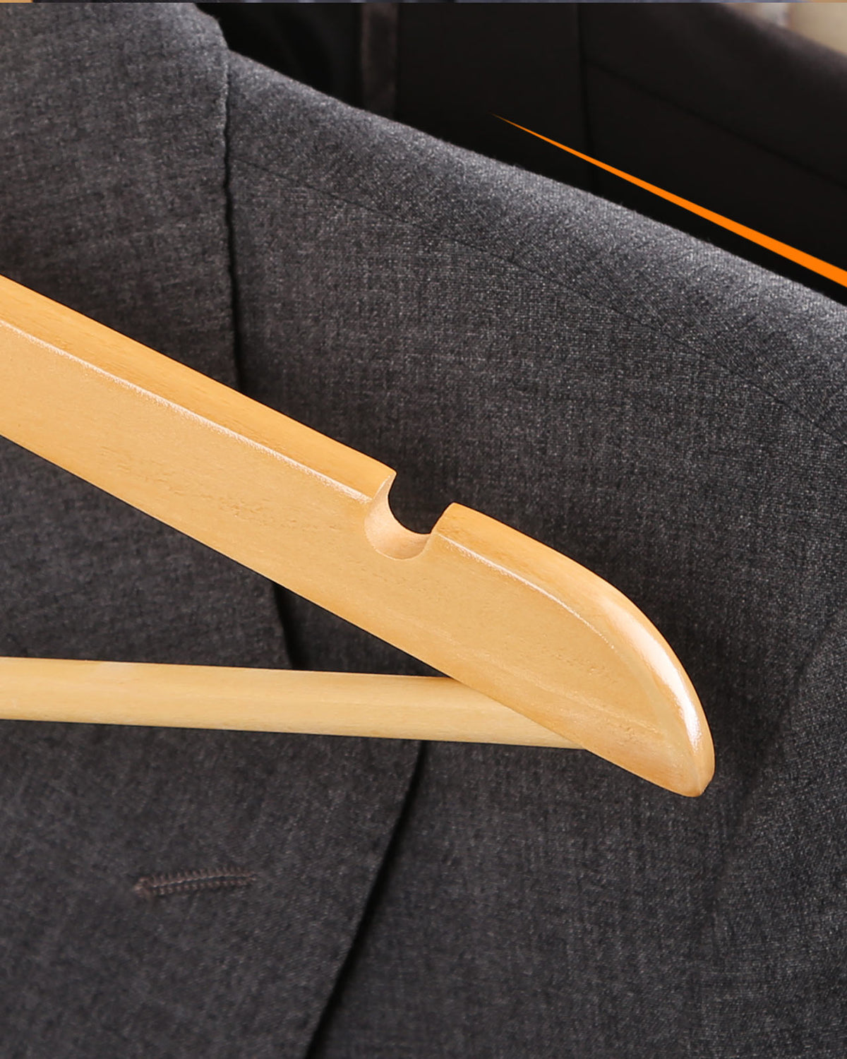 Luxuriöses Kleiderbügel-Set aus Holz – Massivholz Ahorn – mit rutschfestem Hosensteg und Schulterkerben – 360° drehbarer Haken