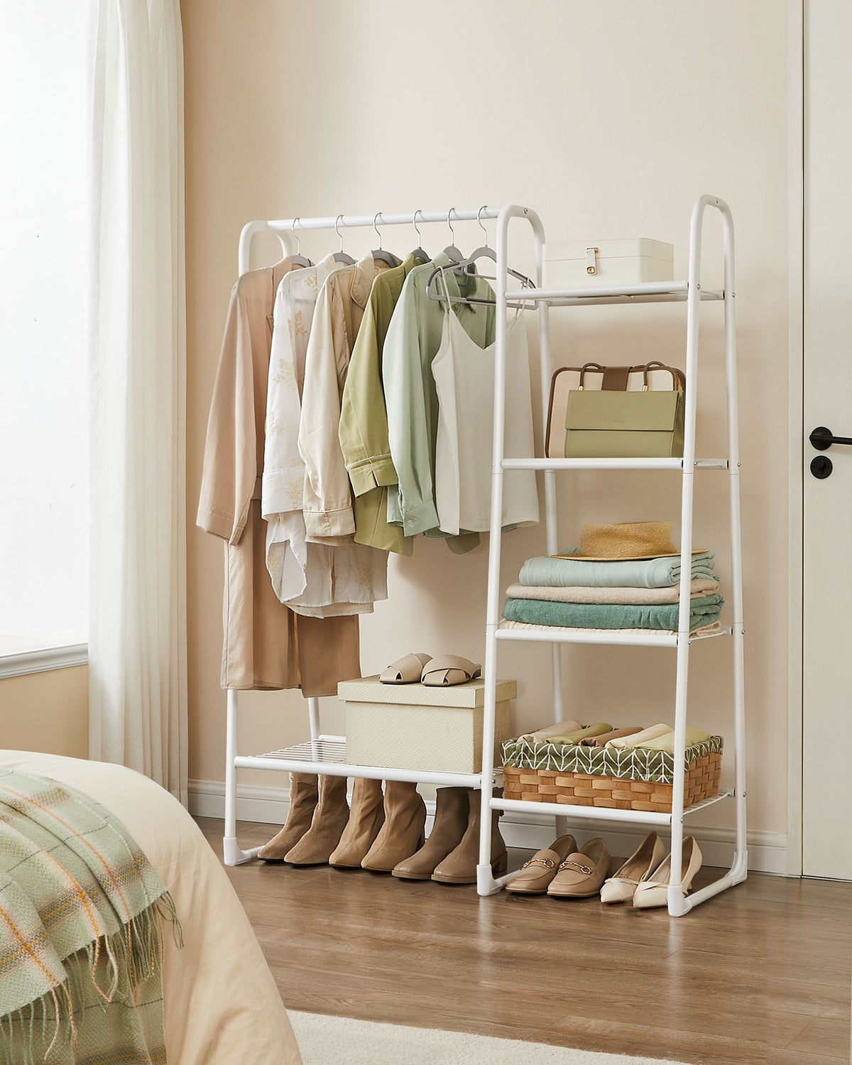 Kleiderständer – 5 Ablagen – Stahlrahmen – Maximale Tragkraft 70 kg – 40 x 101,7 x 153,3 cm