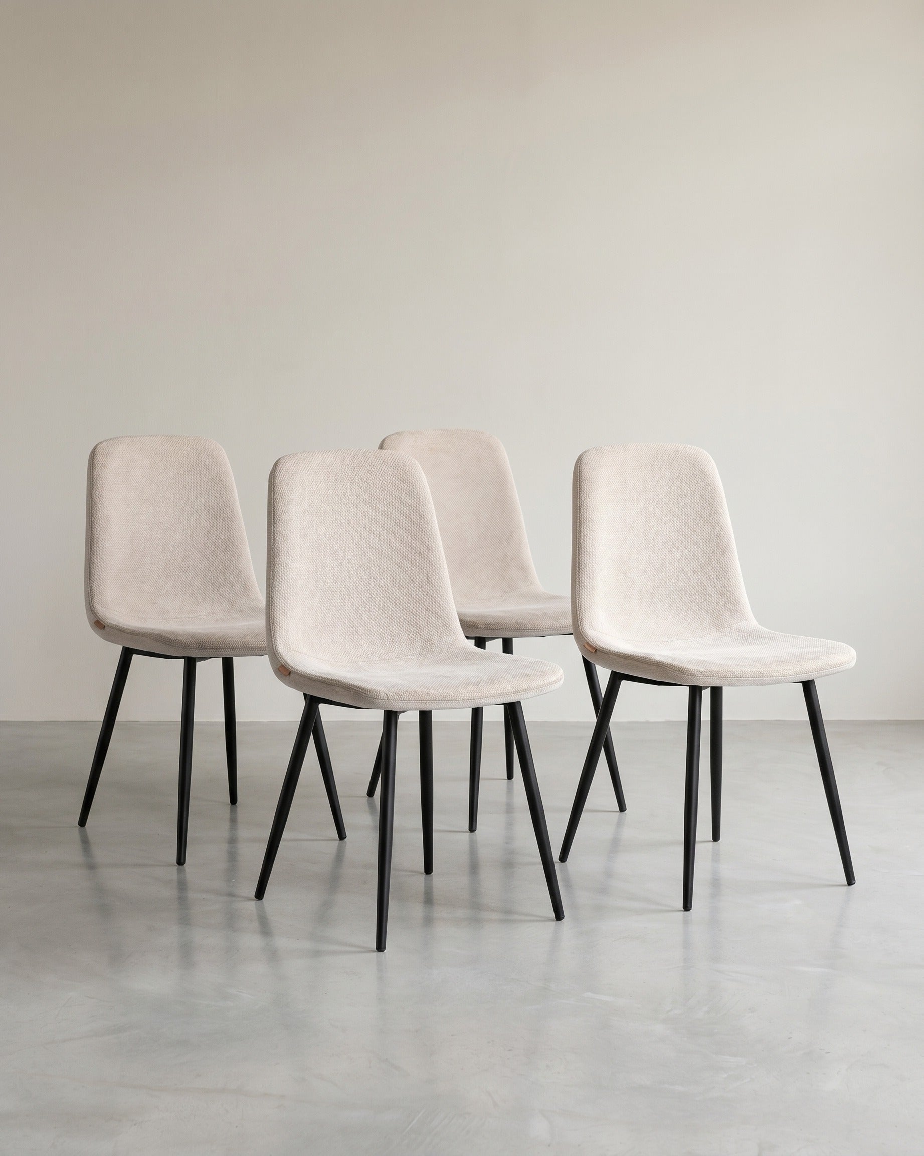 4er-Set Esszimmerstühle – Chenille & PU – Elegant und bequem – Creme
