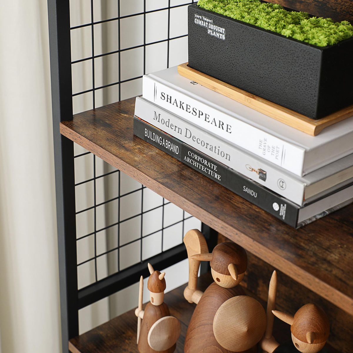 Bücherregal mit 4 Böden – Industrielles Design – Aufbewahrungsschrank mit Haken – 74 x 30 x 155 cm