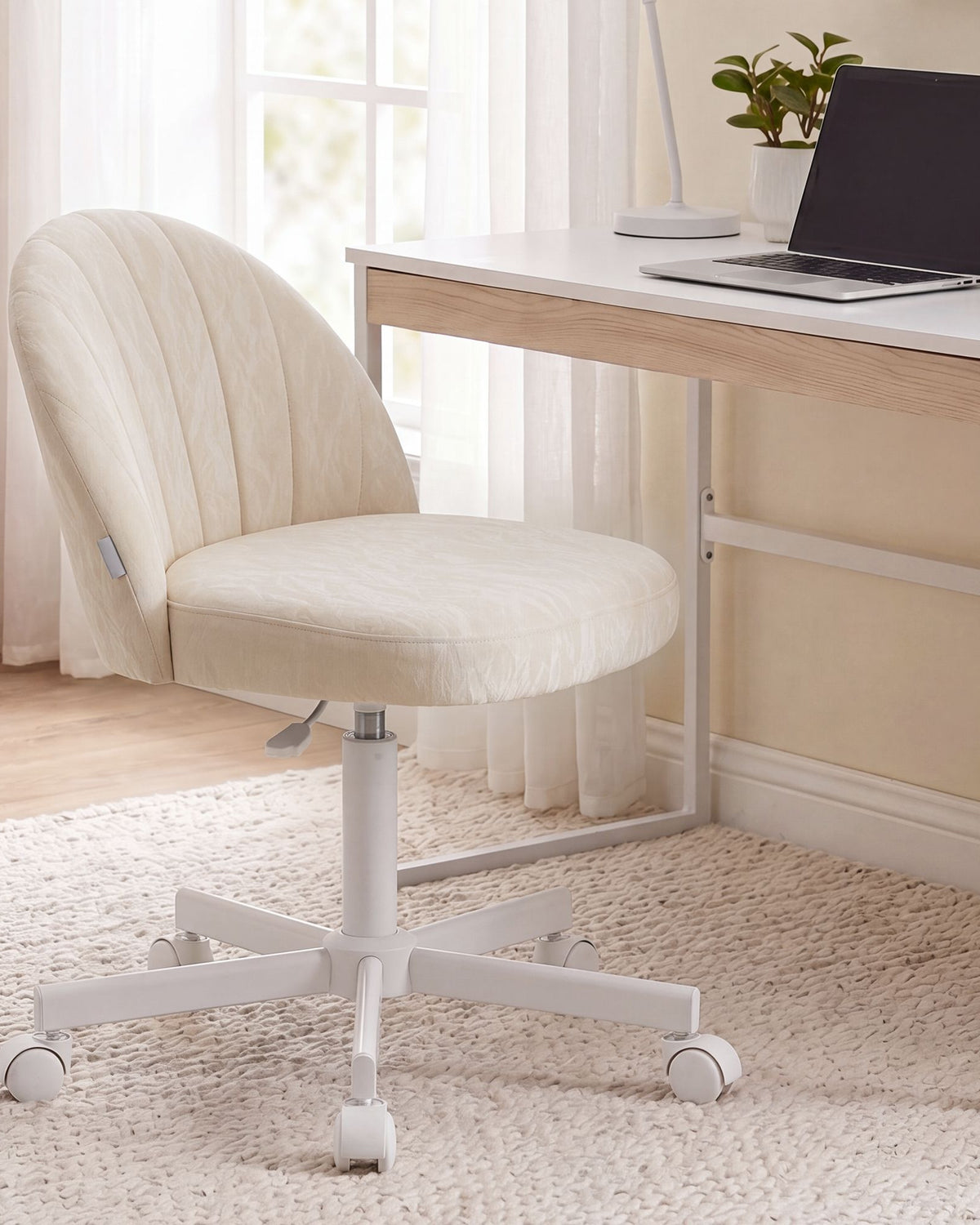 Drehstuhl – Kompaktes Design – Weicher Bezug – Höhenverstellbar – 360°-Rollen – Ergonomische Rückenlehne