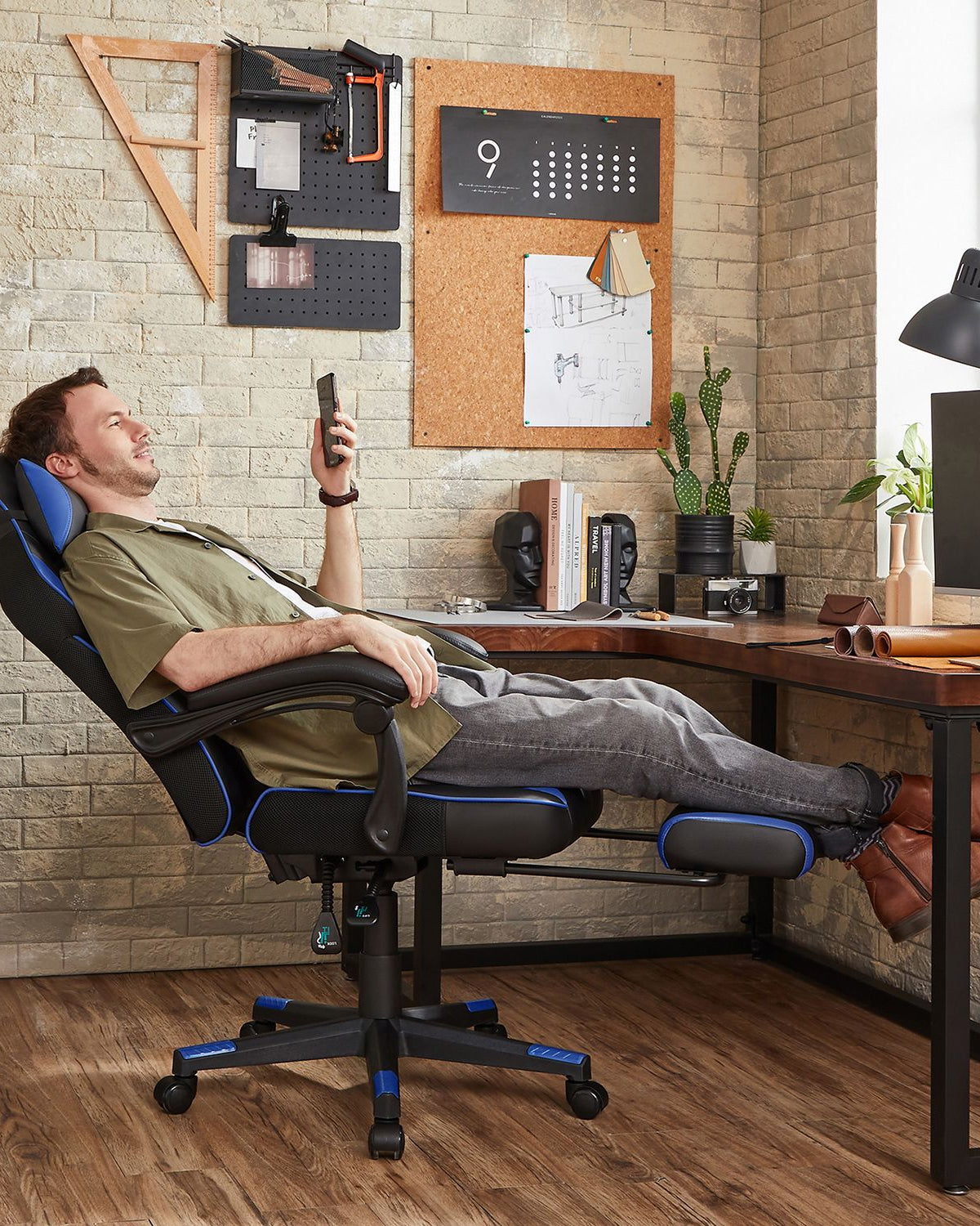 Gaming-Stuhl – Ergonomischer Gaming-Stuhl – Verstellbarer Bürostuhl – Kopfstütze und Fußstütze