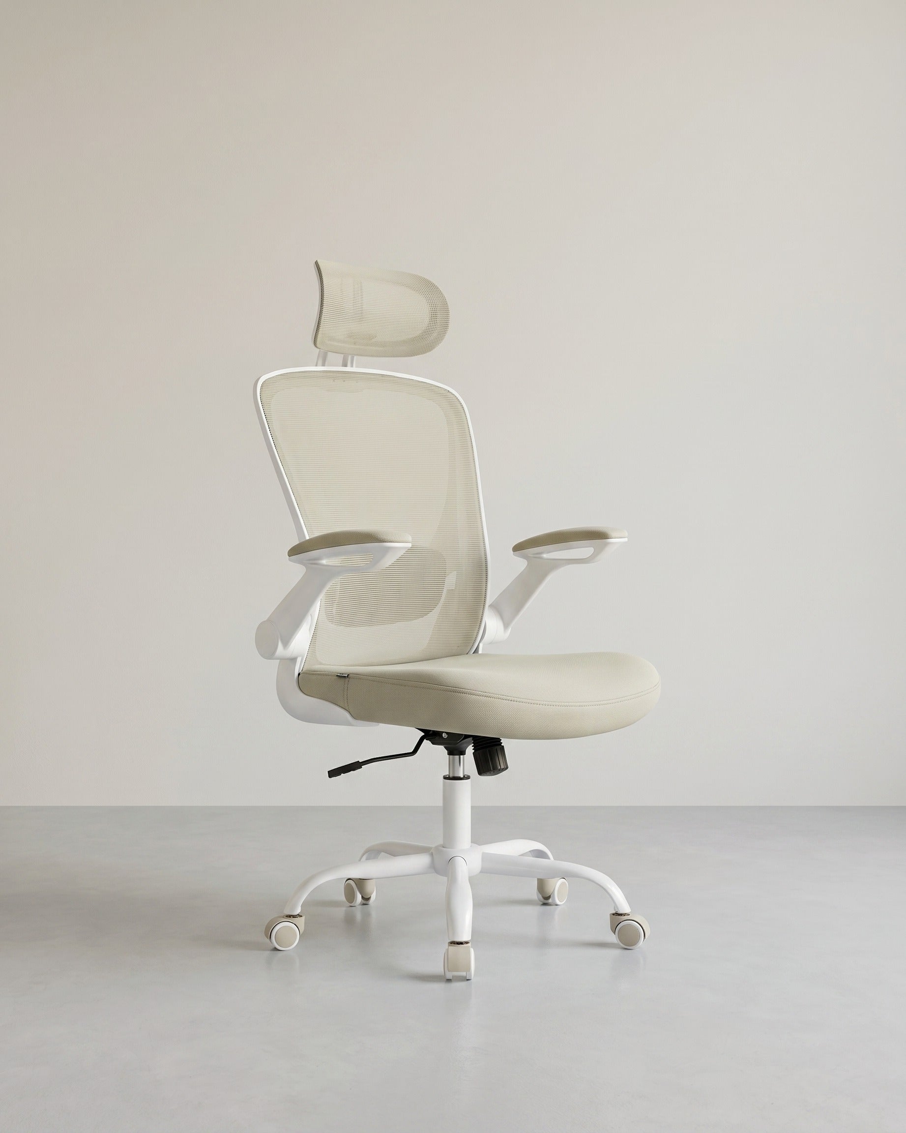 Ergonomischer Bürostuhl mit Kopfstütze – Komfort und Unterstützung – Beige