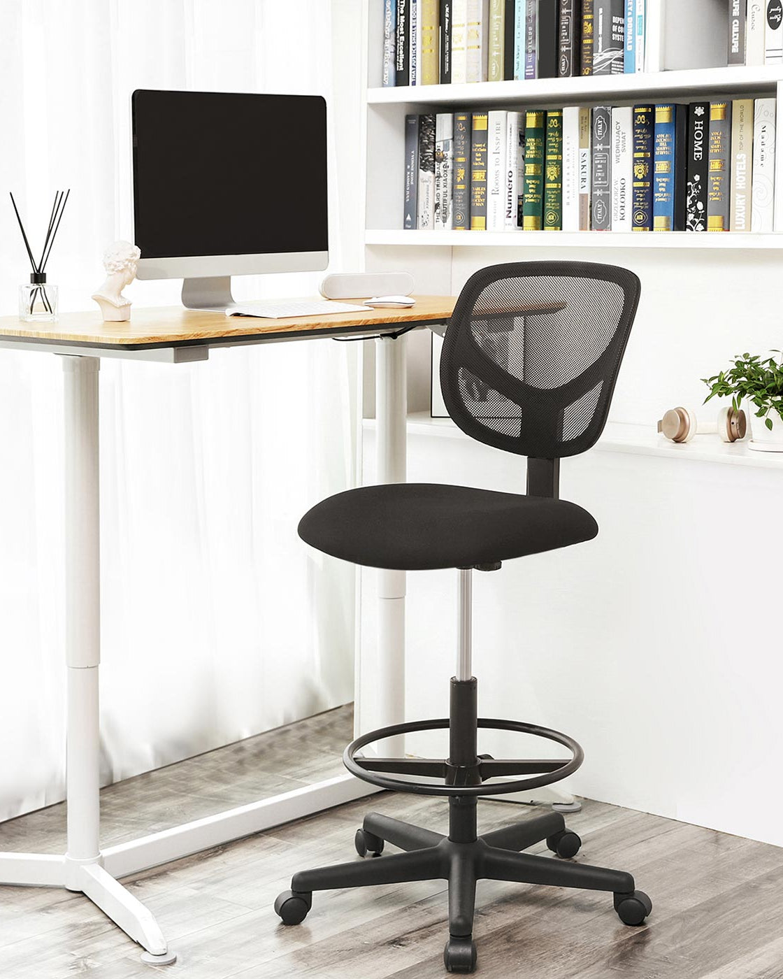 Ergonomischer Bürostuhl hoch – mit verstellbarer Fußstütze – ohne Armlehnen