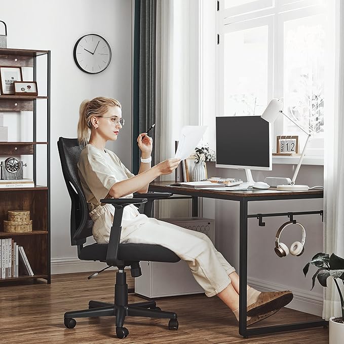 Bureaustoel - Ergonomische Kantoorstoel met Kantelmechanisme - Verstelbare armleuningen - Mesh - De Vries Meubels