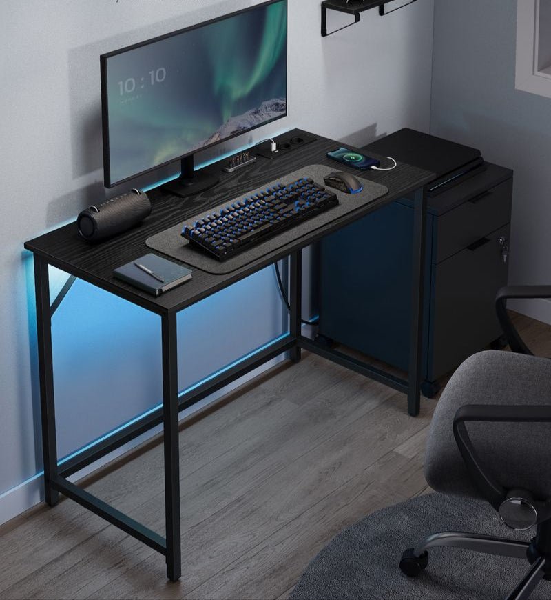 Compact Gaming - & Computerbureau met LED - Verlichting & Stopcontacten - De Vries Meubels