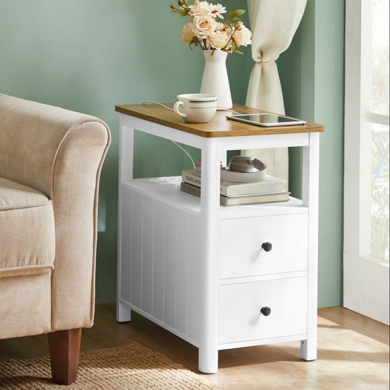 Nachtkastje met Stopcontacten – Walnootlook & Wit - De Vries Meubels