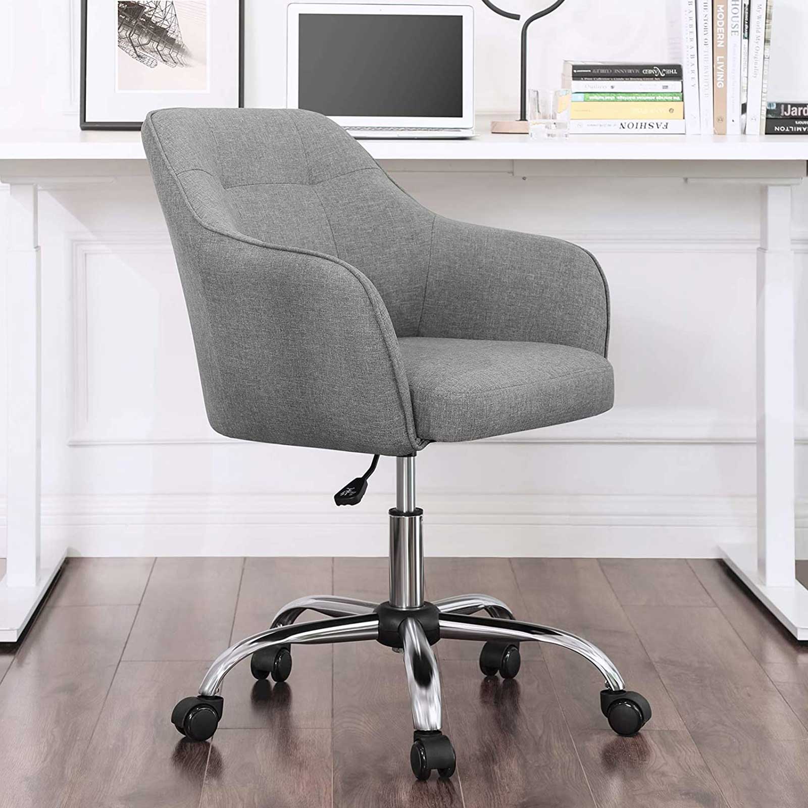 Bürostuhl mit Armlehnen – höhenverstellbar – bequeme Polsterung – 64 cm breit