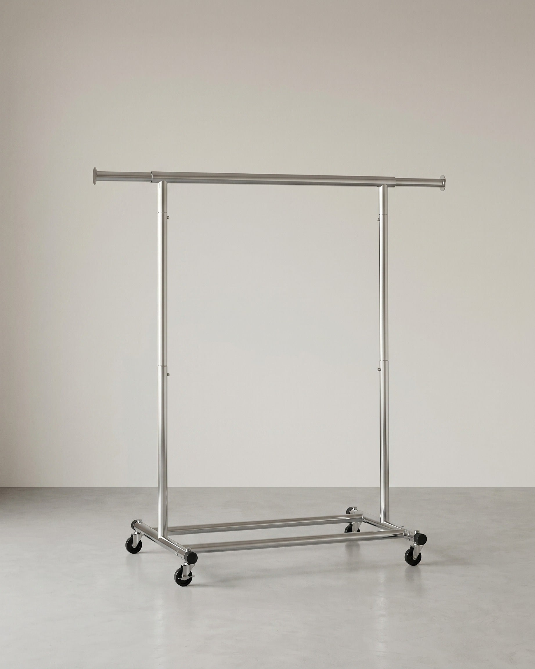 Kleiderständer auf Rollen – ausziehbar – verchromtes Metall – Tragkraft 90 kg – Silber