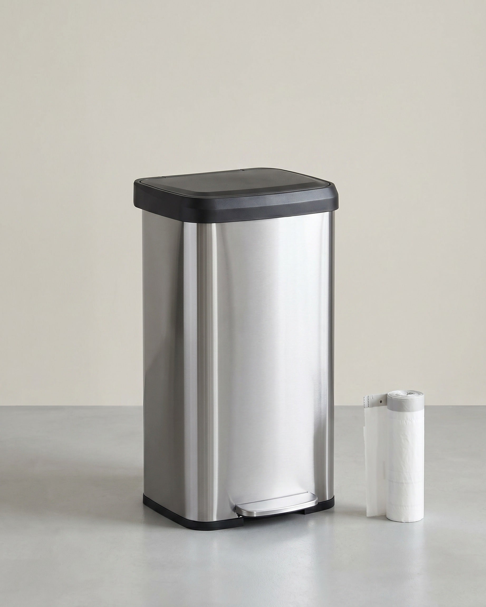 Großer Abfalleimer 68 Liter - Abfalleimer - Treteimer – Silber