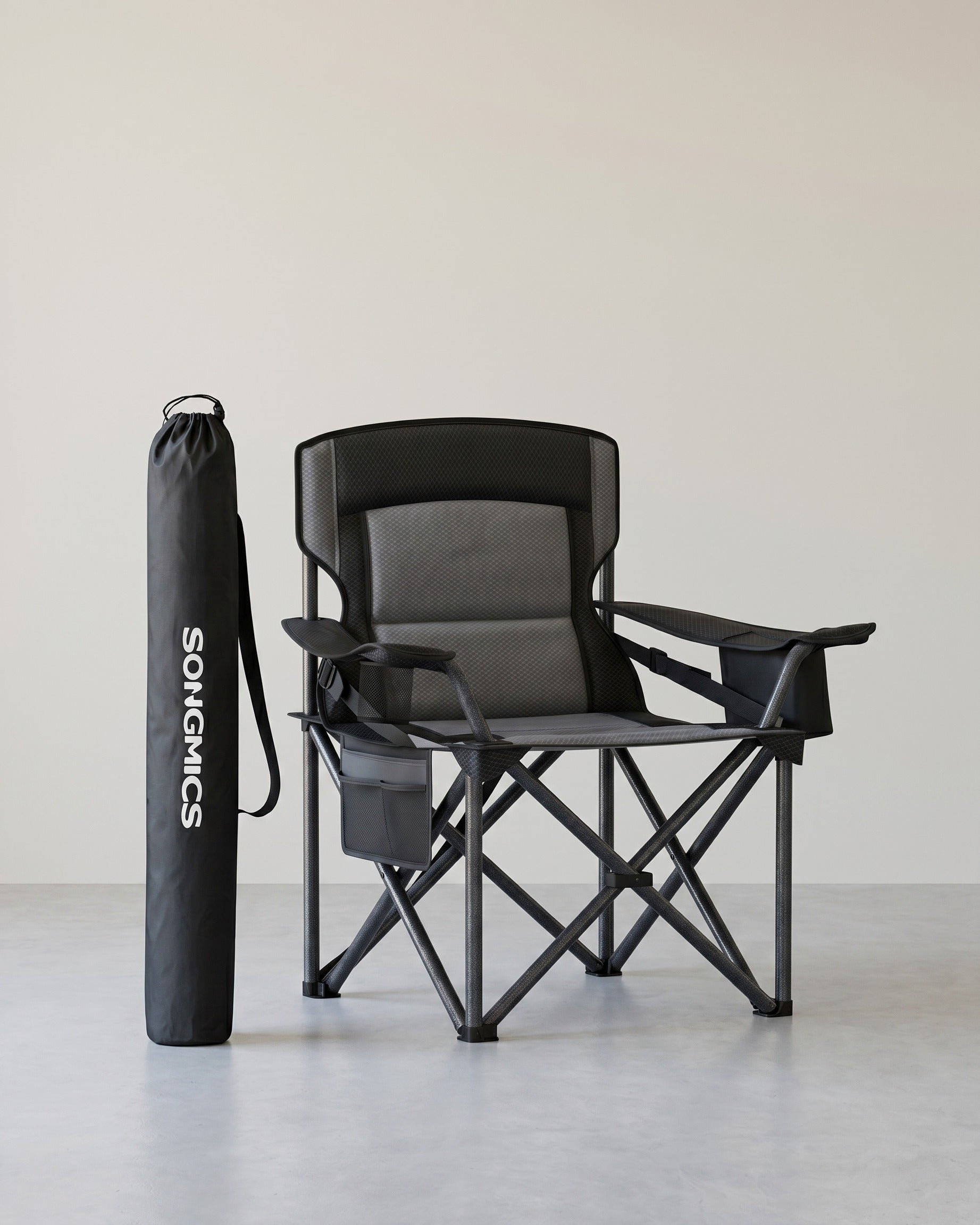 Campingstuhl mit Getränkehalter – 99,5 cm hoch – gepolsterte Sitzfläche – 205 kg Tragkraft – faltbar – 63 x 95 cm – Schwarz
