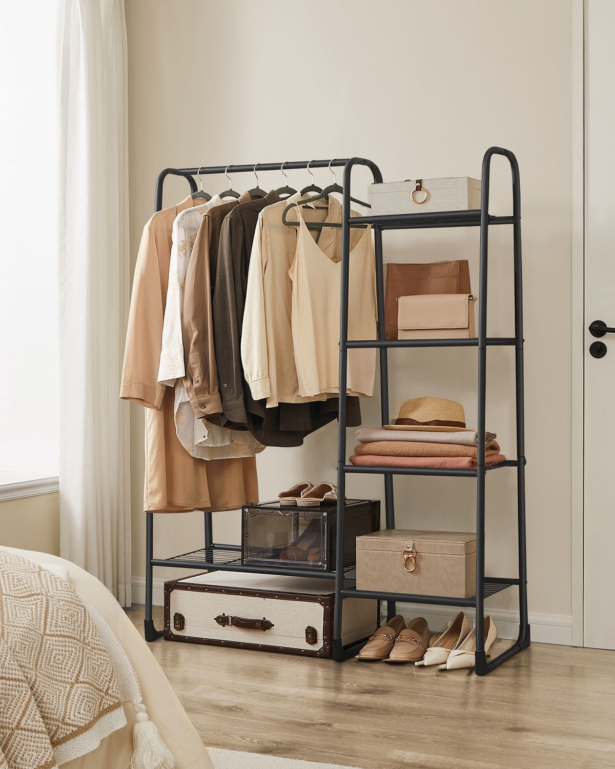 Kleiderständer – 5 Ablagen – Stahlrahmen – Maximale Tragkraft 70 kg – 40 x 101,7 x 153,3 cm