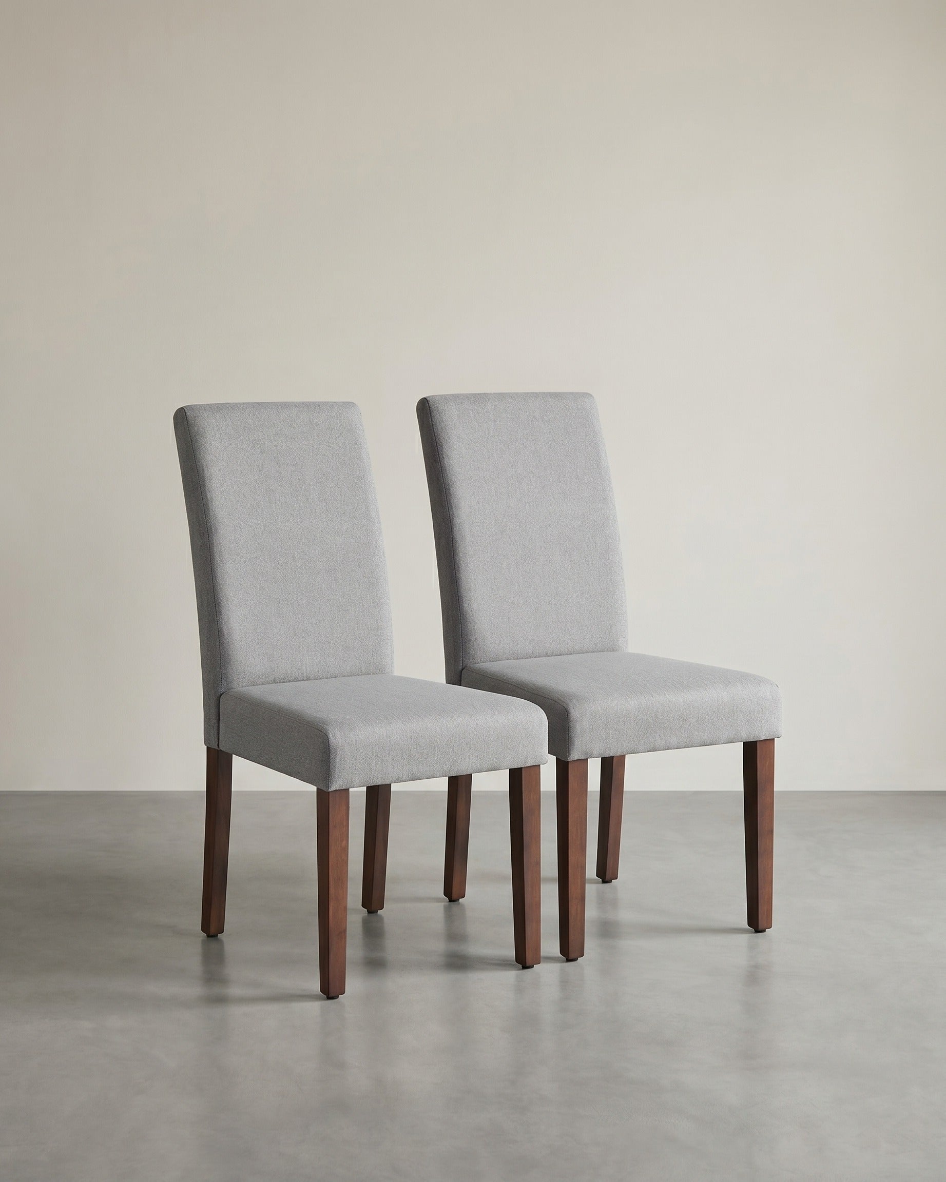 Esszimmerstühle, 2er-Set – Gepolsterter Sitz – Holzbeine – Ergonomische Rückenlehne – Klassisches Design – Grau
