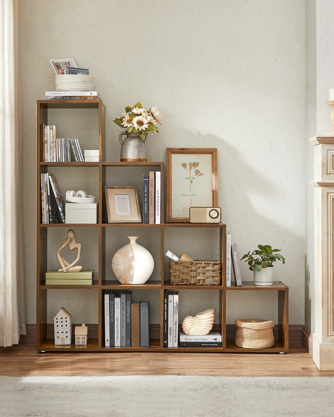Bücherregal mit 10 Fächern – Treppenförmiges Design – Aufbewahrungsschrank – 129,5 x 29 x 129,5 cm