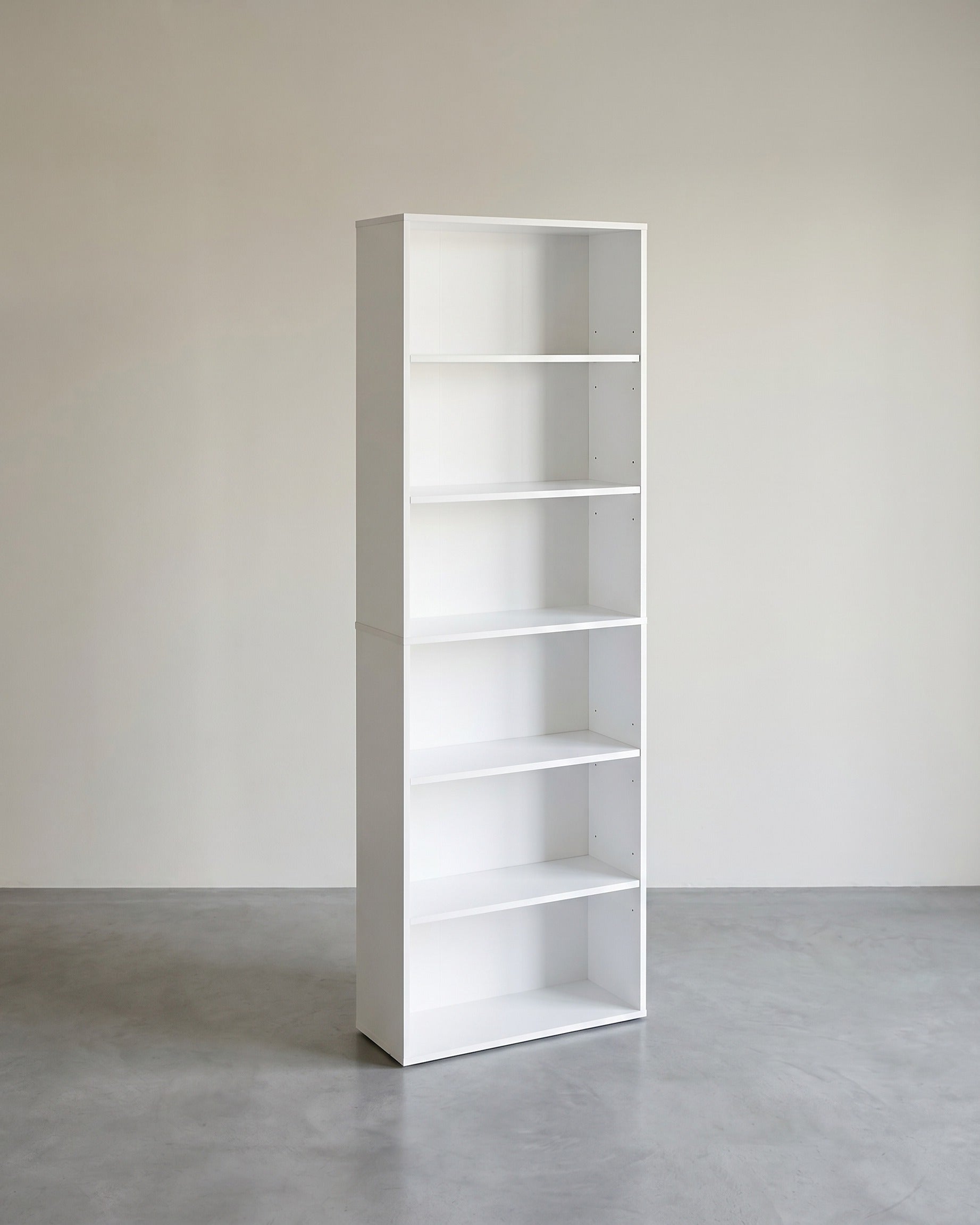 Bücherregal mit verstellbaren Regalböden – Skandinavisches Design – Weiß – 60 cm breit