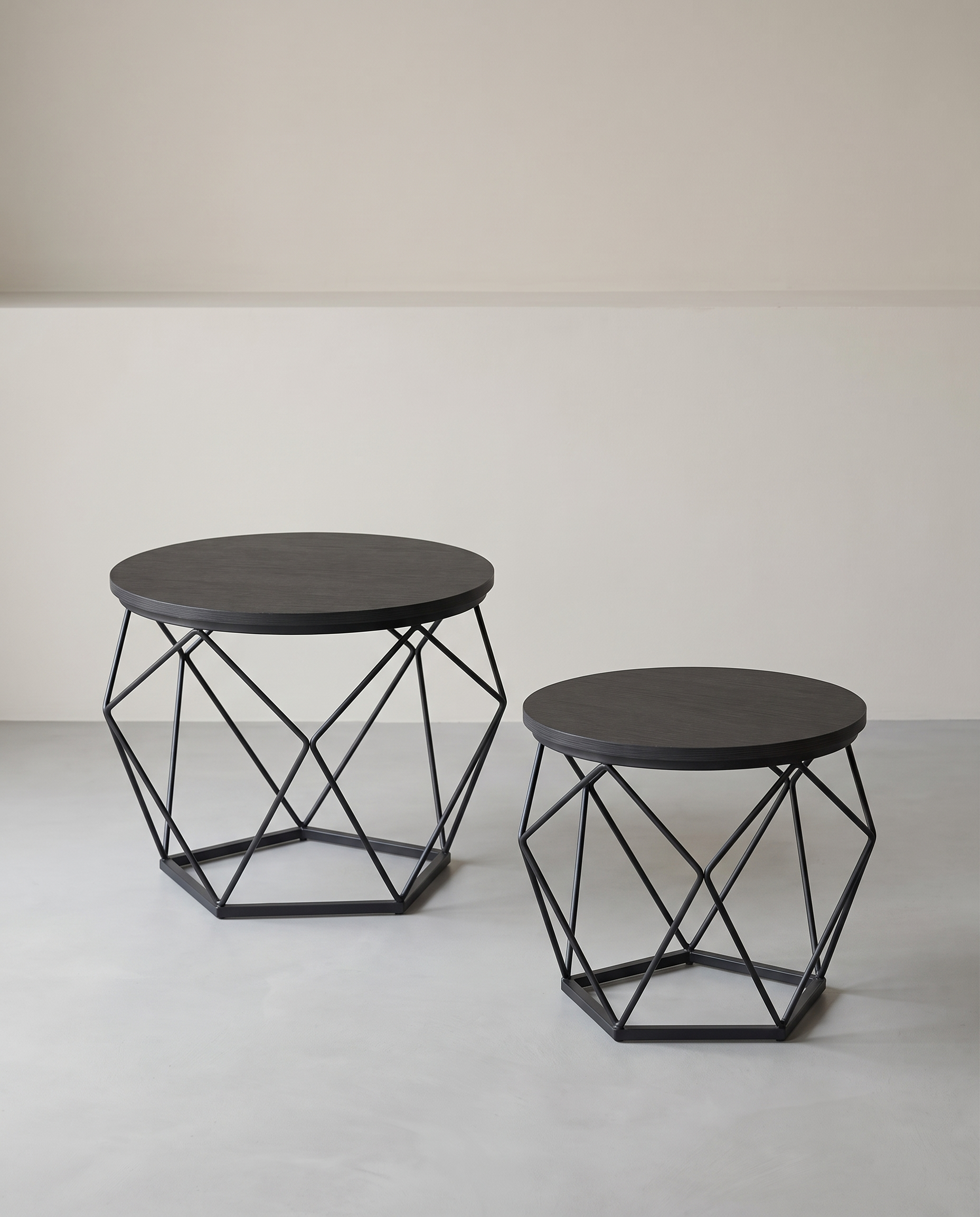 2er-Set runde Beistelltische – Modernes Design – Schwarz – Kompakt und multifunktional – Schwarz