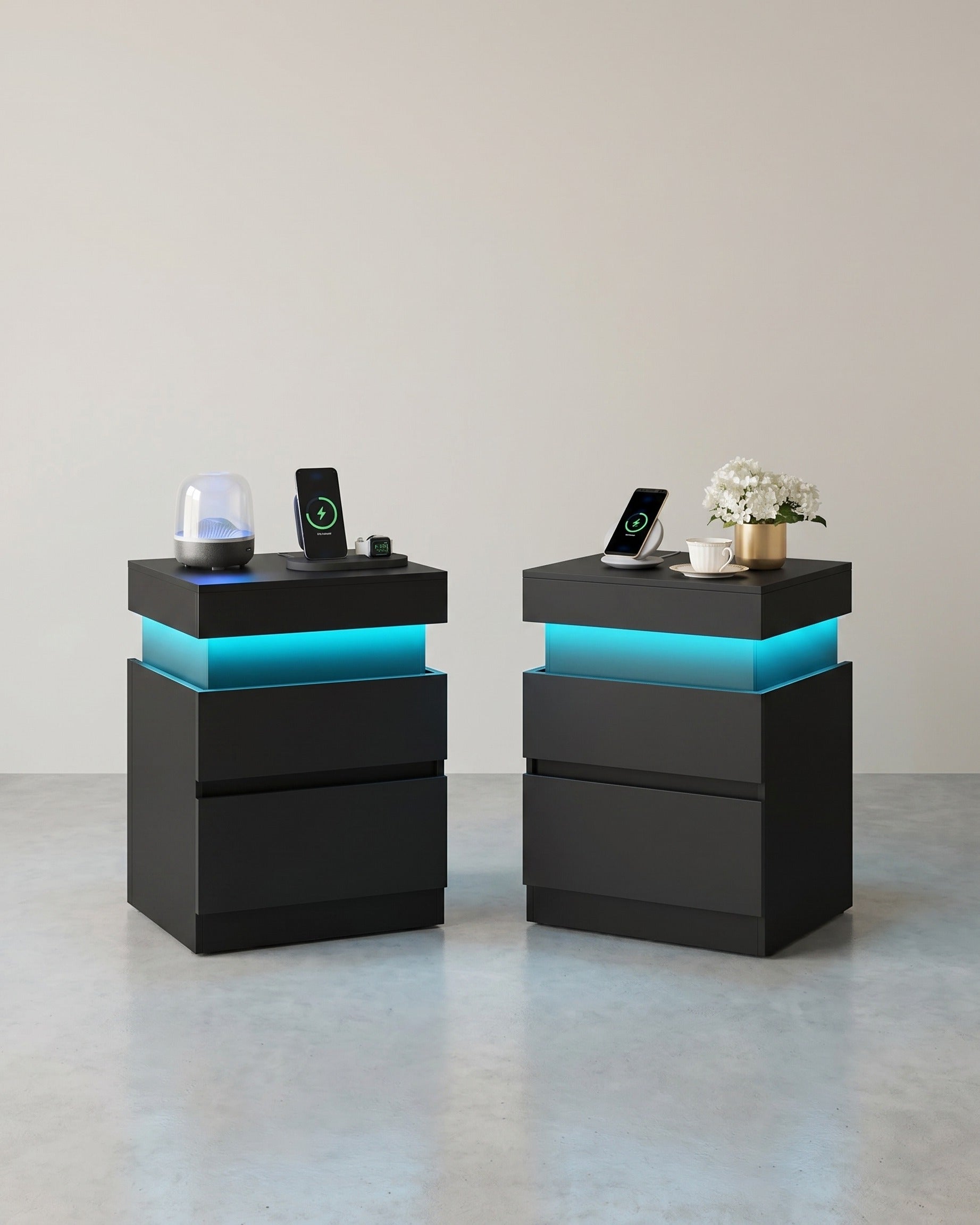 Nachttisch – 2er-Set – Mit LED-Beleuchtung, Steckdosen und USB-A/USB-C-Anschlüssen – Ausziehbare Tischplatte und 2 Schubladen – Modernes Design – 35 x 40 x 55 cm – Schwarz