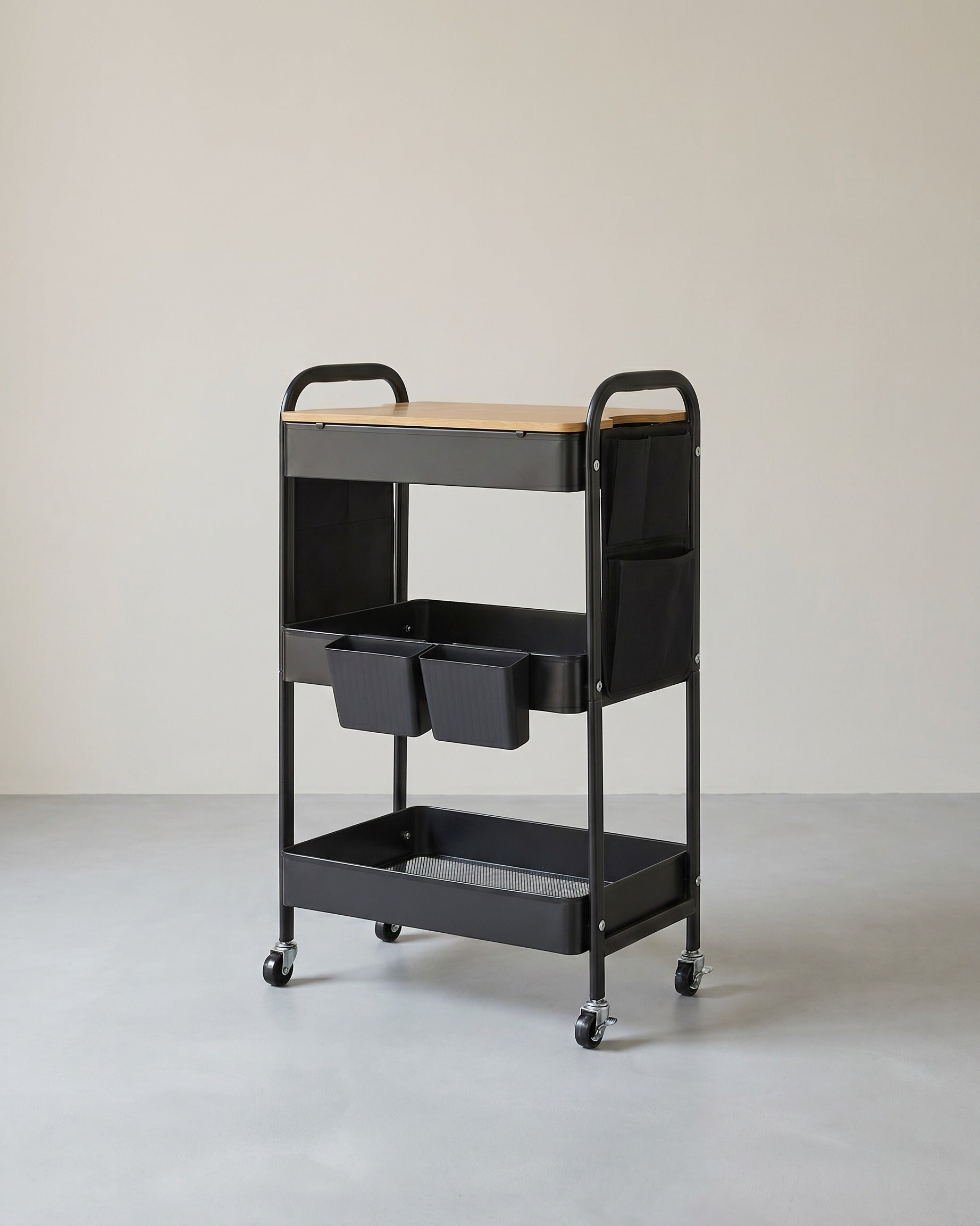 Servierwagen – 3 Drahtablagen – 2 abnehmbare Hängekörbe – Stahl – 30,6 x 44,3 x 74,2 cm – 3,8 kg – Tragkraft 30 kg – Schwarz