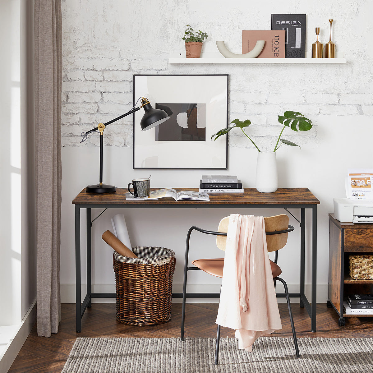 Schreibtisch im Industriedesign – 140 cm breit – kompakt und stabil – bis 50 kg belastbar