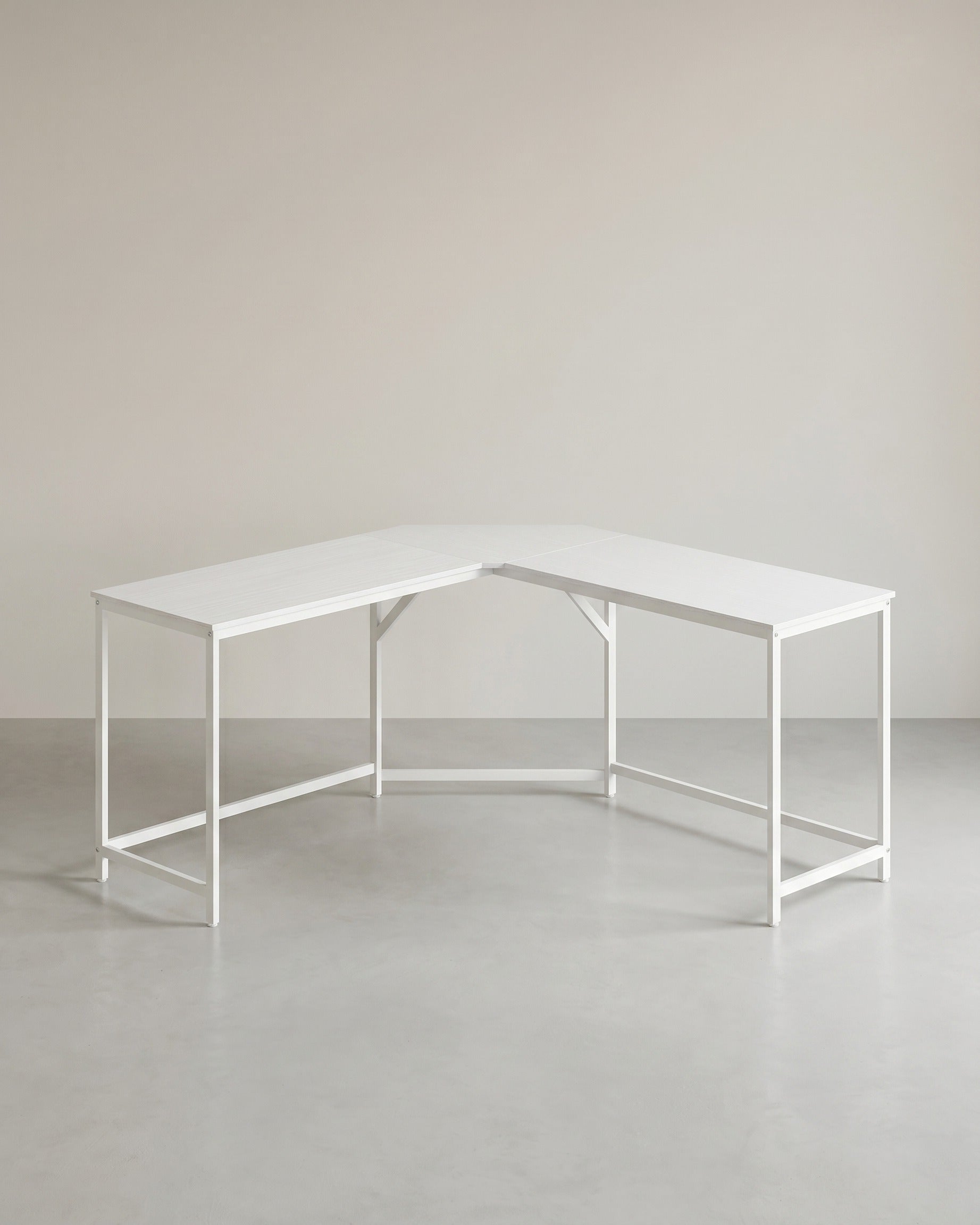 L-förmiger Schreibtisch – Eckschreibtisch mit Kabeldurchführung – Schwarz – 149 x 149 cm – Geräumig und platzsparend – Bis zu 50 kg belastbar – Weiß