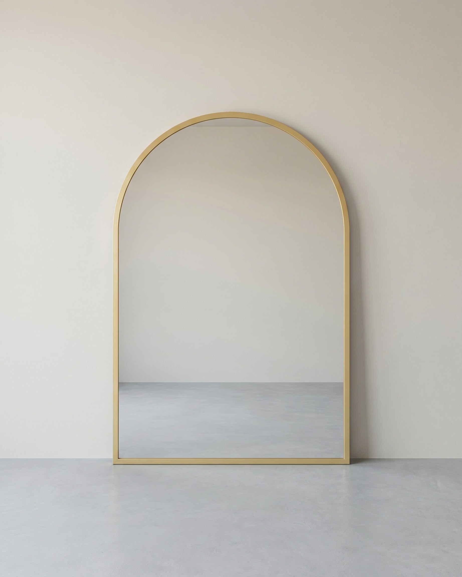 Wandspiegel mit Aluminiumrahmen – Ovales Design – Bruchsicheres Sicherheitsglas – 91 x 61 cm – Gold