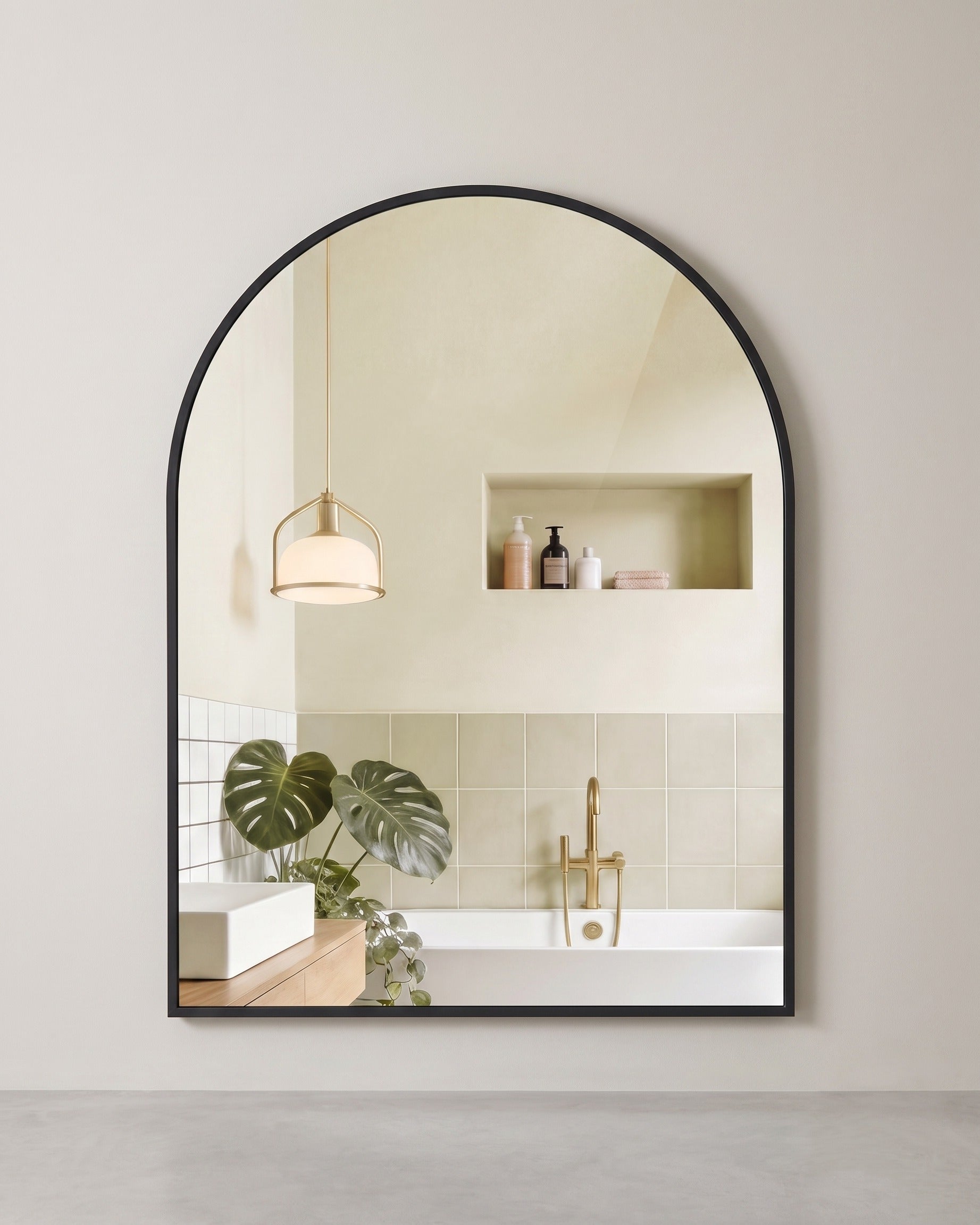 Wandspiegel 81 x 61 cm - Gewölbter Spiegel Mit Aluminiumrahmen - Für Wohnzimmer Und Badezimmer