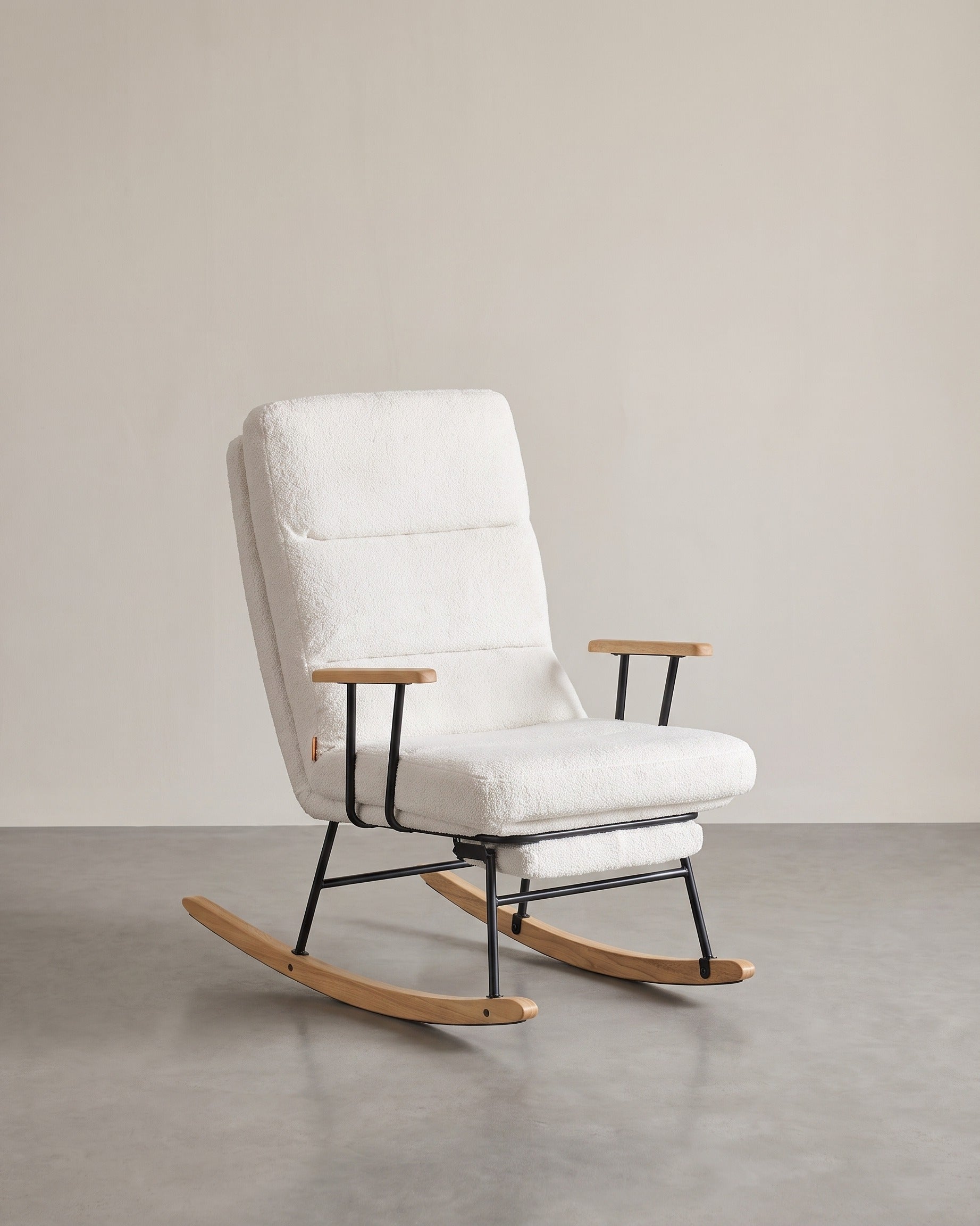 Schaukelstuhl mit verstellbarer Rückenlehne und Fußstütze – Cremeweiß – 97 x 67 x 100 cm