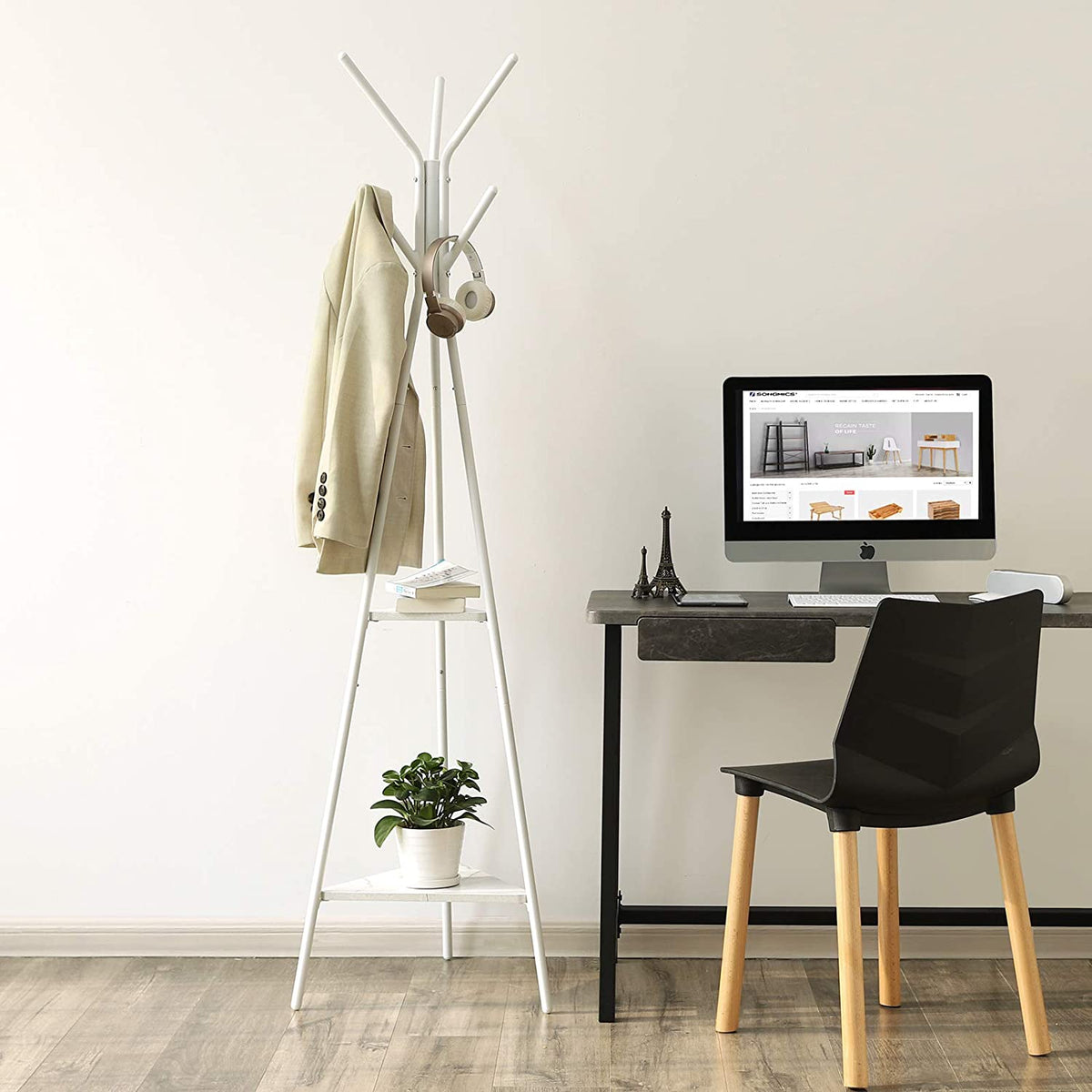 Kleiderständer mit Holzregalen – Minimalistisches Design – Stabil & Platzsparend