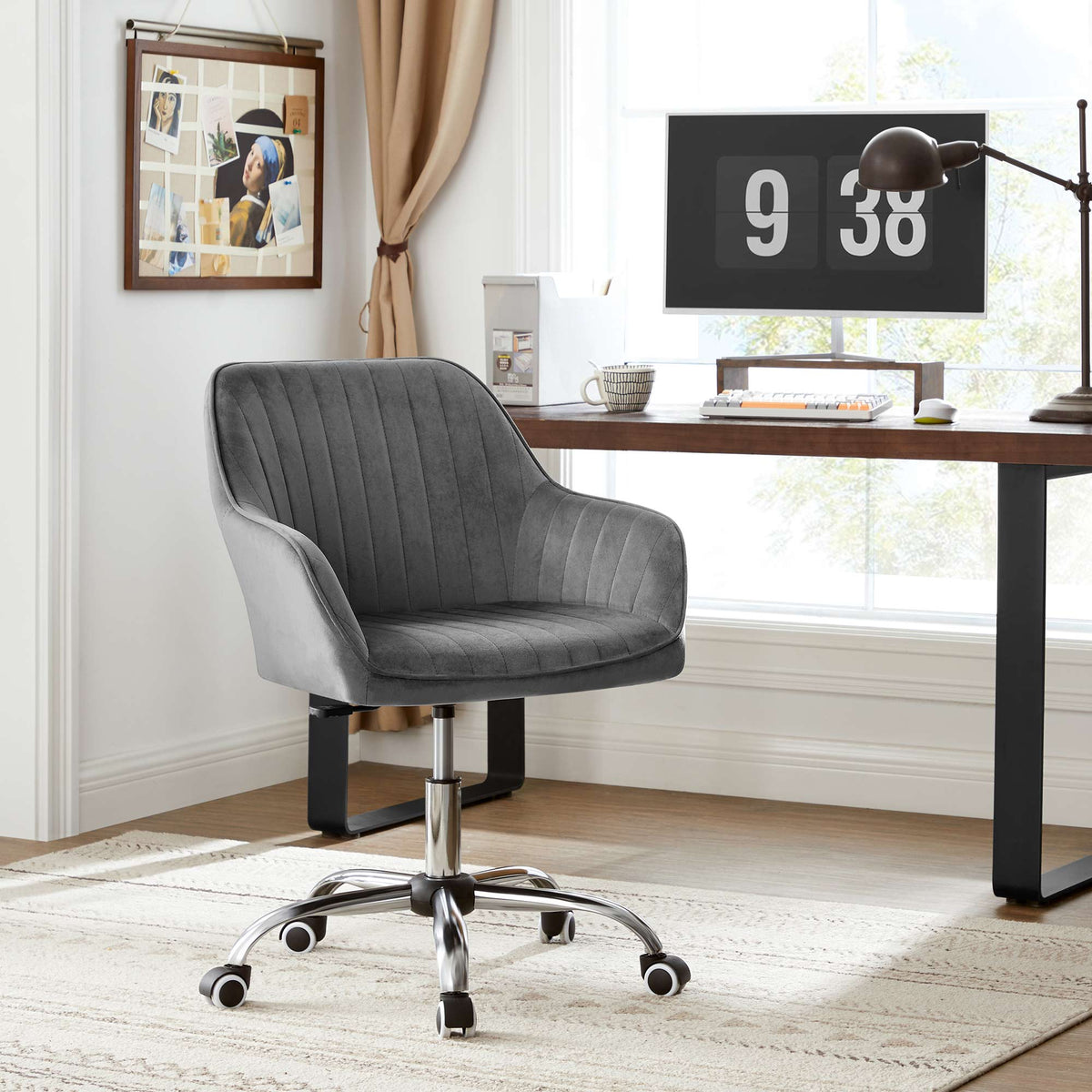 Chefsessel – Drehstuhl – Samtbezug – Höhenverstellbar – Fürs Homeoffice – Gesamtmaße 64 x 62 x (80–90) cm – Sitzhöhe 45–55 cm – Maximale Belastung 120 kg