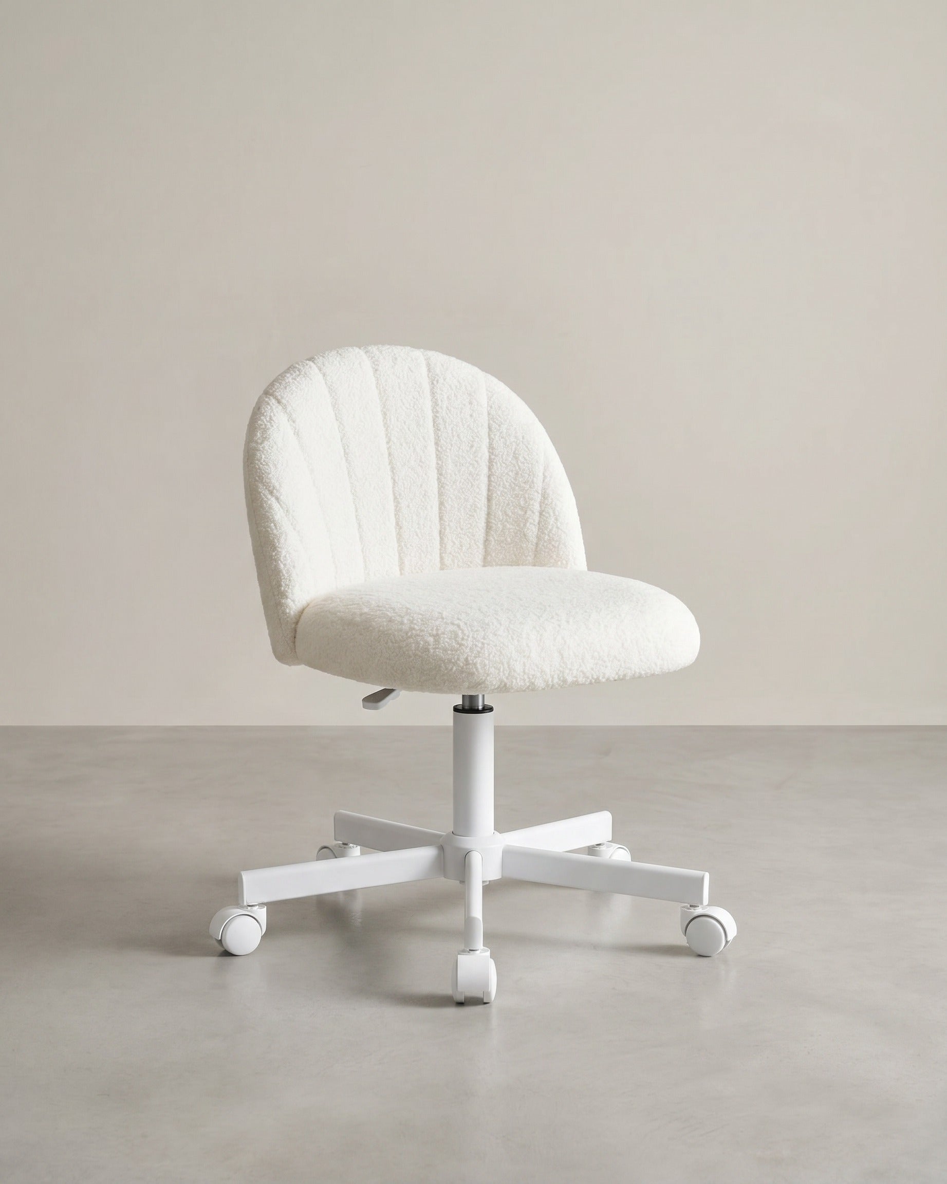 Drehstuhl – Kompaktes Design – Fleecebezug – Höhenverstellbar – 360°-Rollen – Ergonomische Rückenlehne – Creme