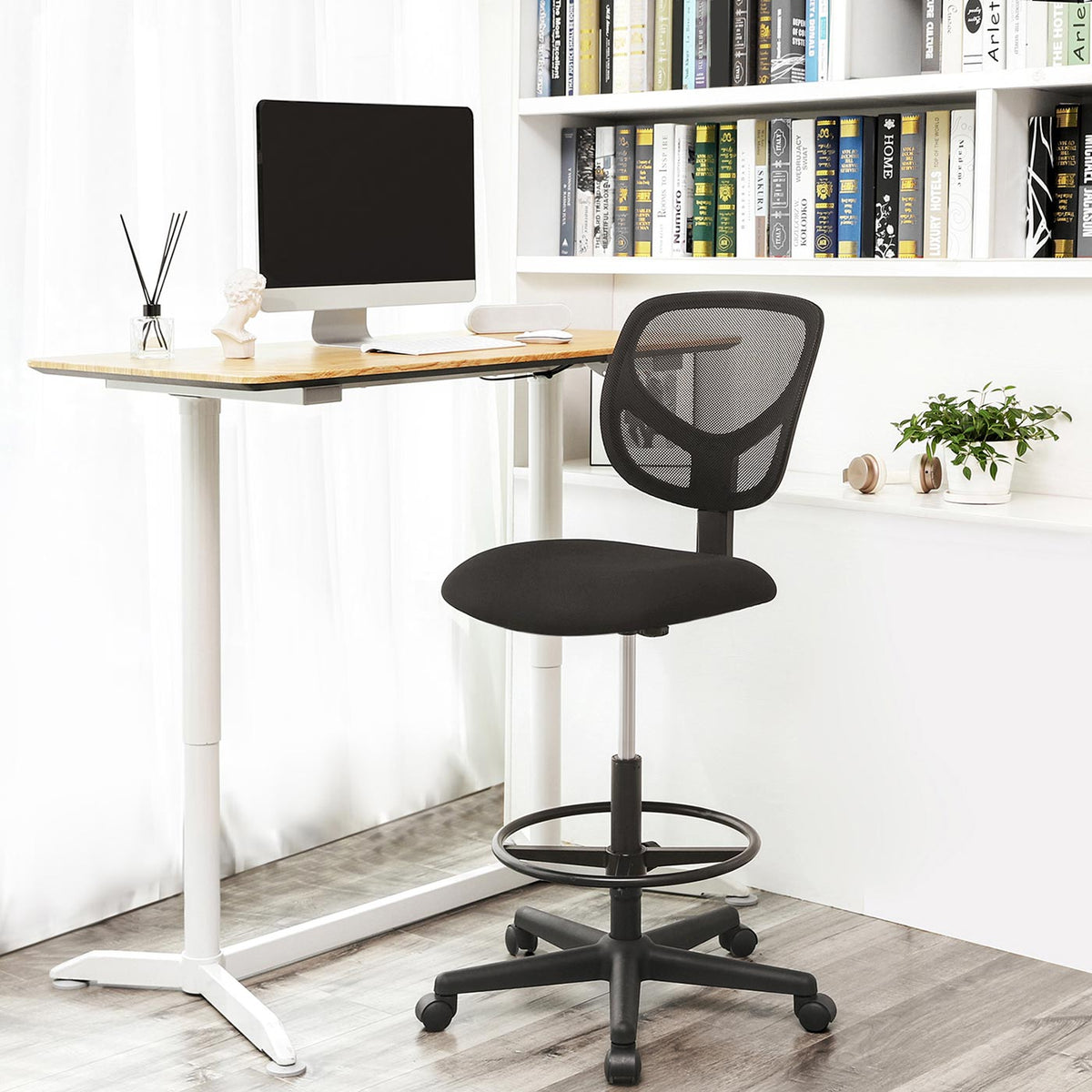 Ergonomischer Bürostuhl hoch – mit verstellbarer Fußstütze – ohne Armlehnen