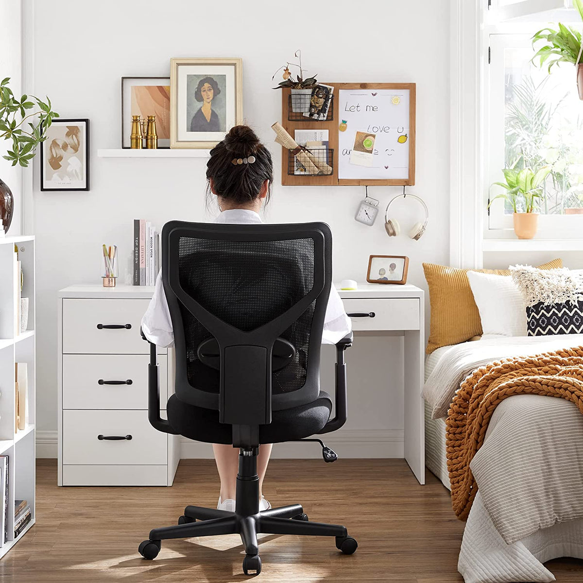 Bürostuhl - Ergonomischer Bürostuhl mit Wippmechanismus - Verstellbare Armlehnen - Netzgewebe