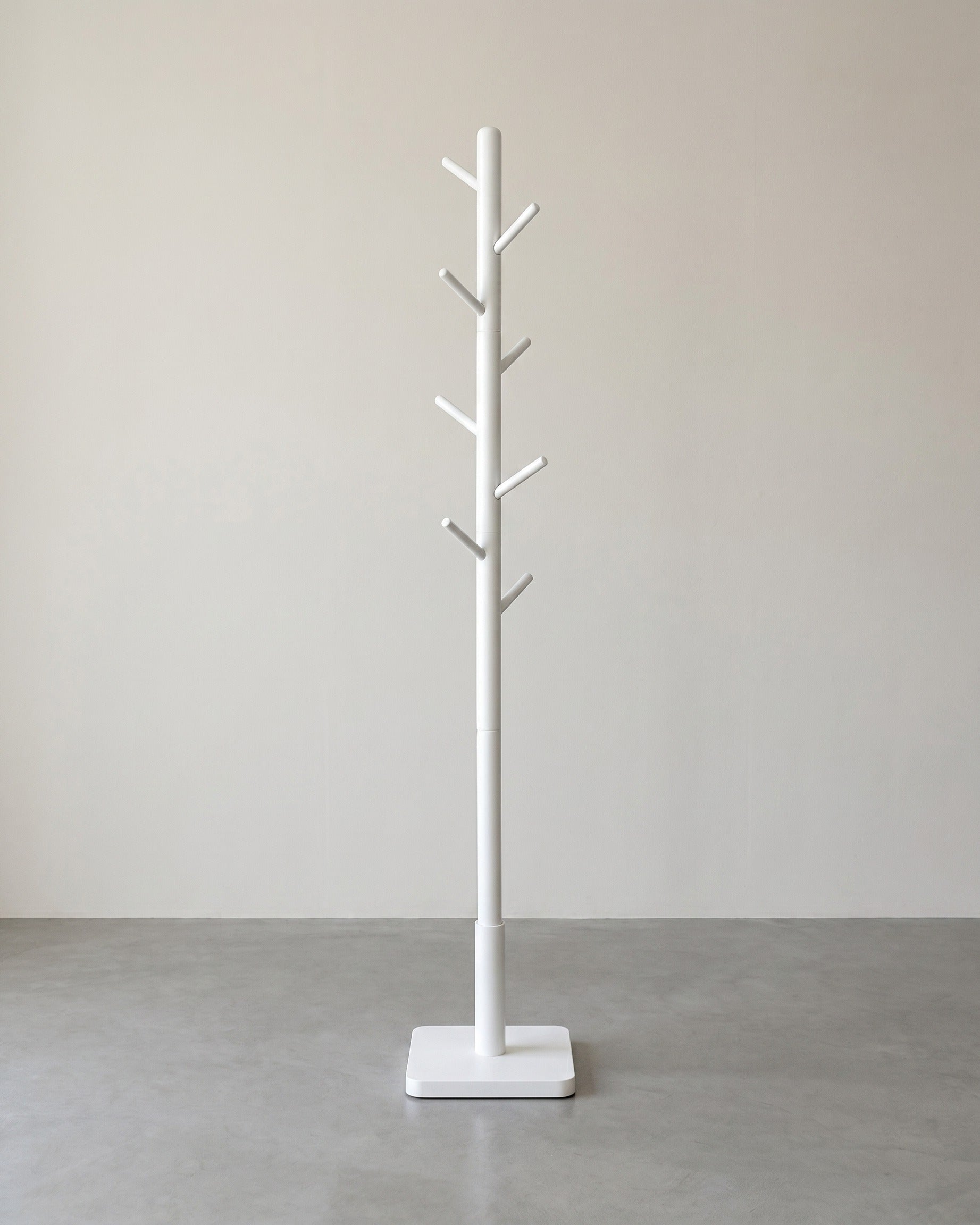Freistehender Garderobenständer – Modernes Design – 8 Haken – Massives Gummibaumholz – 30 x 30 x 175 cm – Weiß