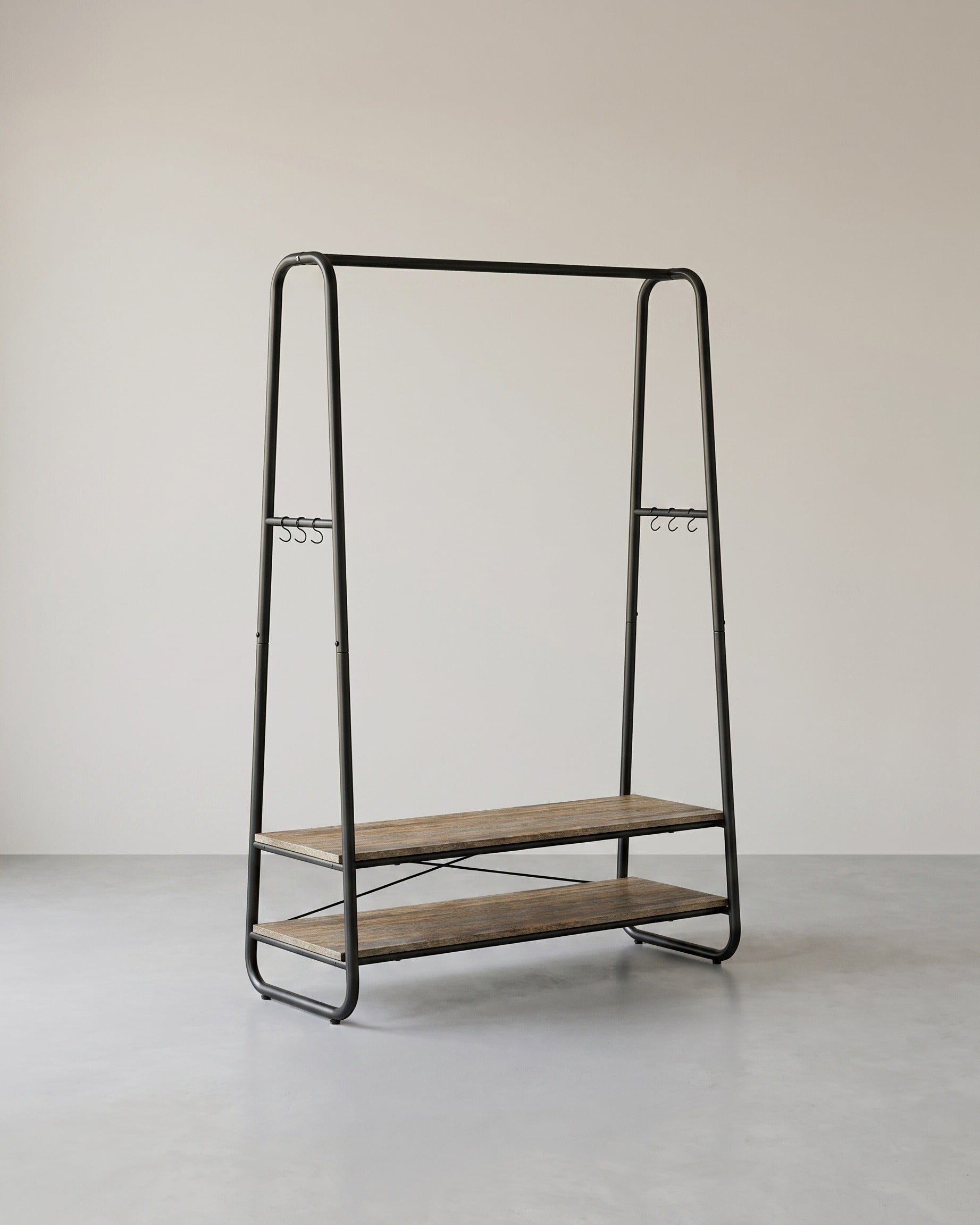 Kleiderständer mit Ablagen – Industriedesign – freistehend – 100 cm breit – Türkisbraun + Mattschwarz