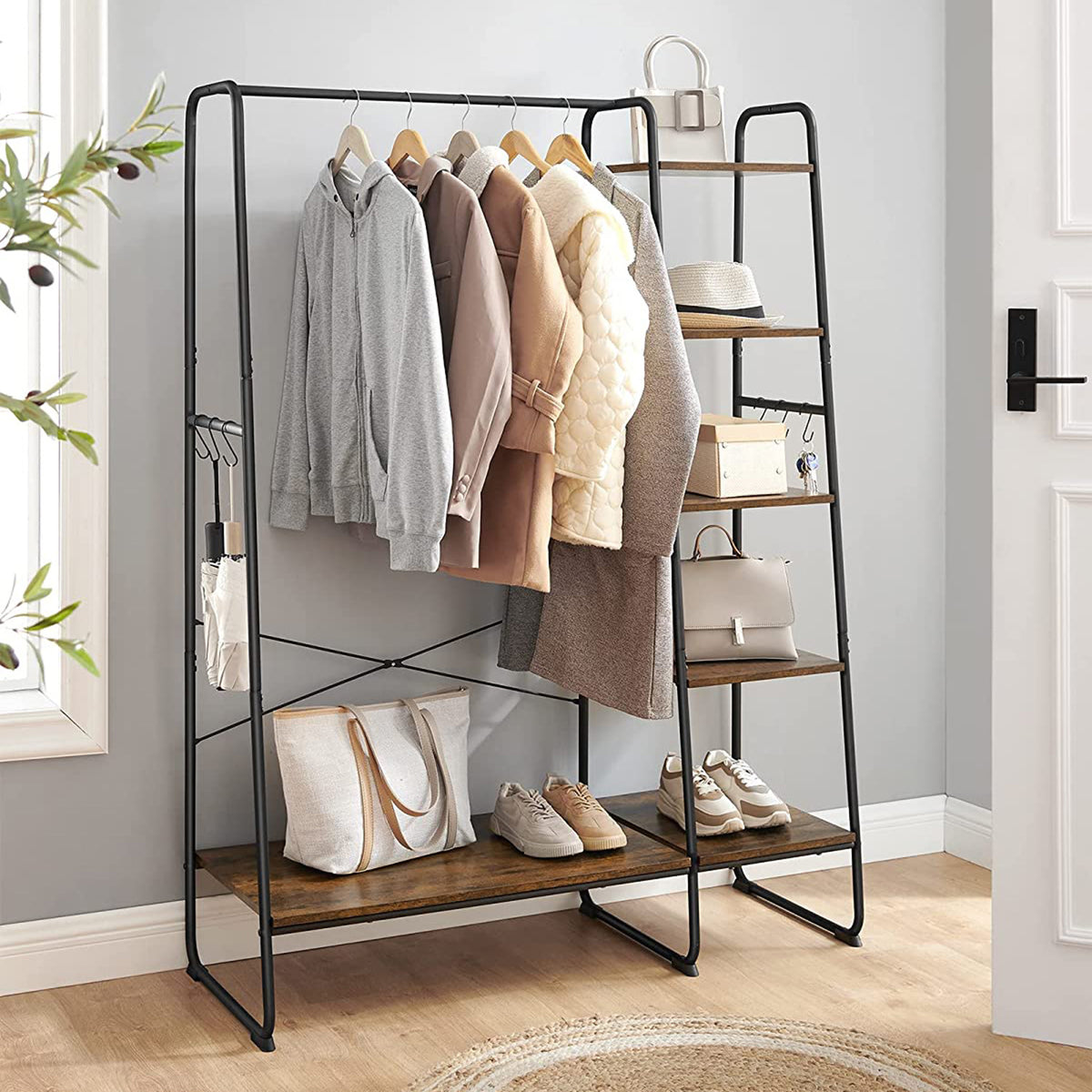 Industrieller Kleiderschrankständer mit Regalböden und S-Haken – Platzsparende Aufbewahrung für Kleidung und Schuhe – Vielseitiges und robustes Design