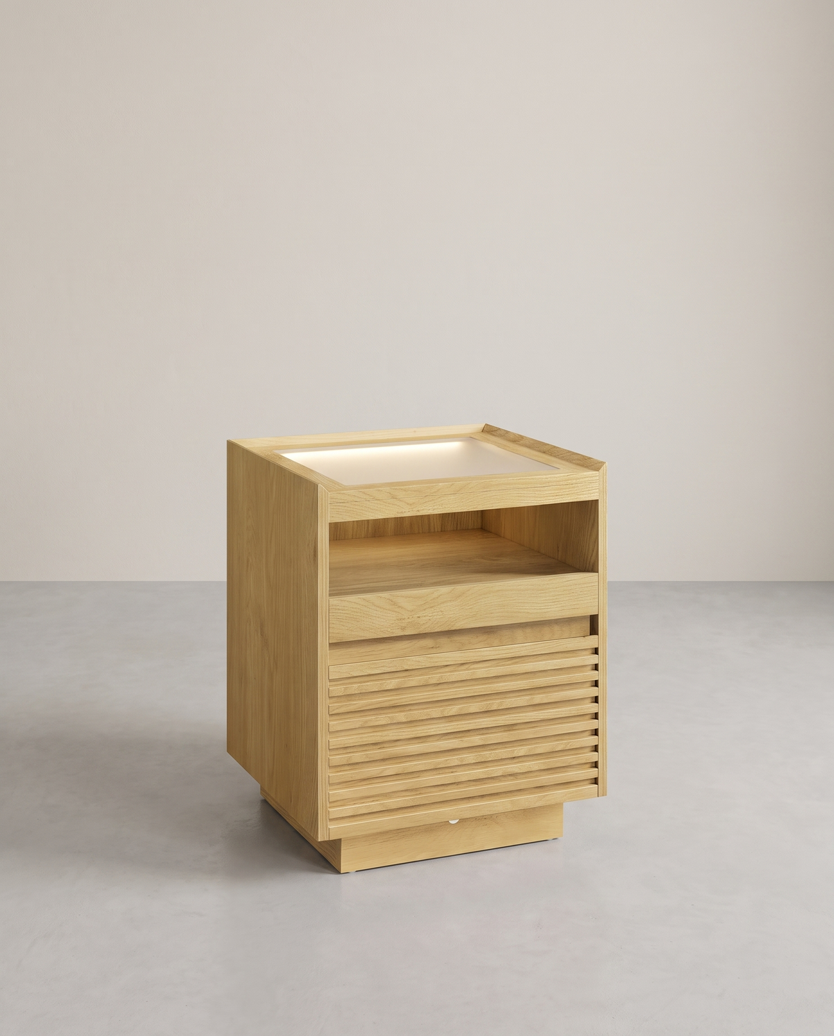 Nachttisch mit LED-Beleuchtung – Schublade & ausziehbare Ablage – Lamellen-Design – Natureiche